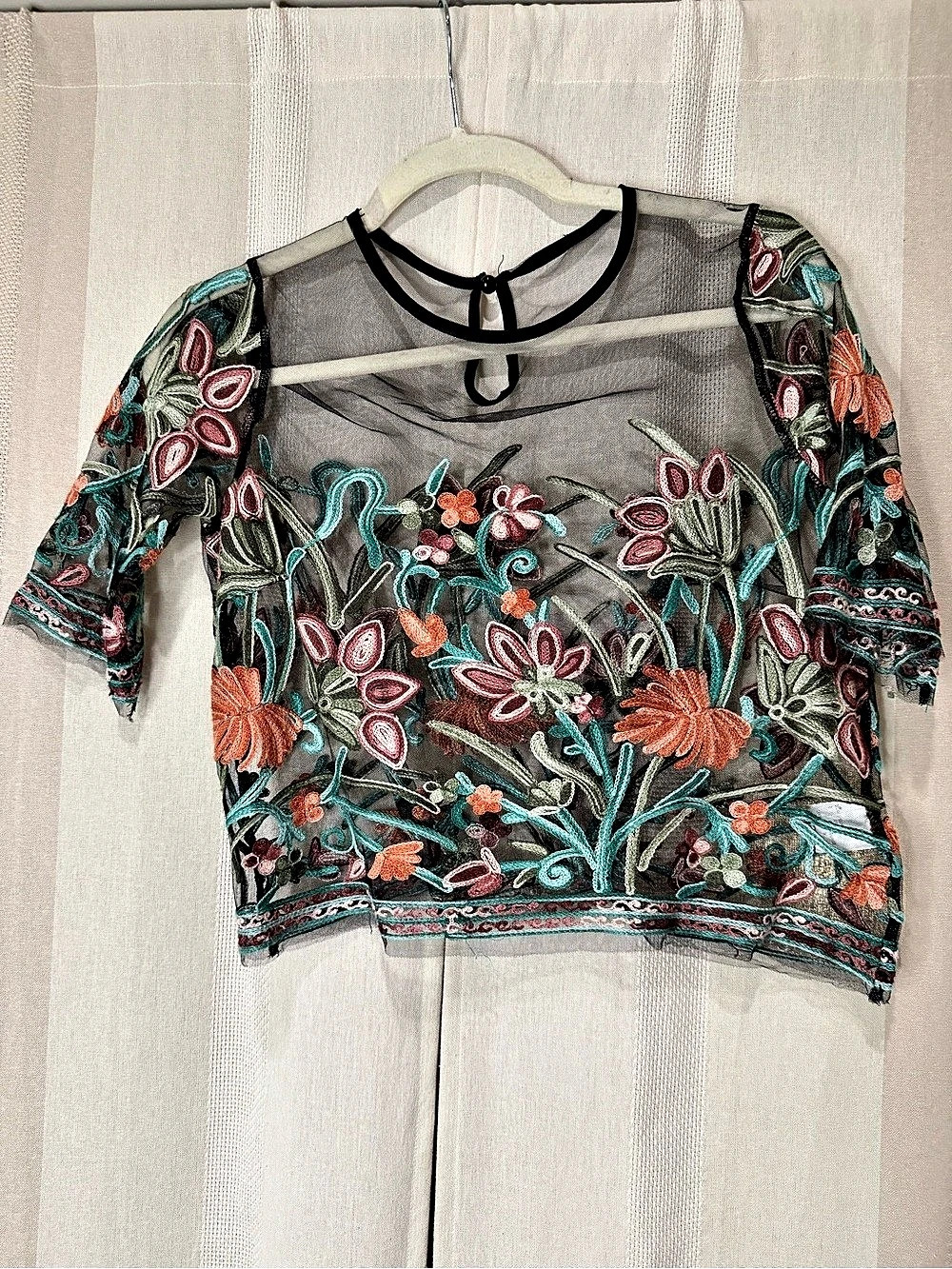 Embroidered Floral Blouse in Black Size Small